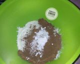 Foto langkah ke 2 dari resep Bolu Kukus Coklat Mekar No Telur No Mixer.
