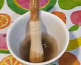 Foto del paso 1 de la receta: Requesón casero con flores. "Pon flores en tu boca"