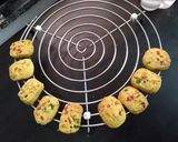 A picture of step 5 of Tutti fruitti Karachi biscuits.