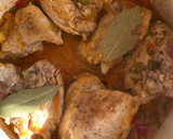 Foto del paso 6 de la receta: Contramuslos de pollo guisados en salsa