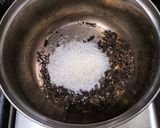 Foto langkah ke 1 dari resep Roasted Milk Tea.