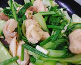 Hình bước làm 2 của món Nấm đùi gà xào cải thìa