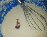 A picture of step 2 of Sandwich cake.
