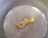 A picture of step 1 of Sooji Halwa.