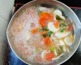 รูปขั้นตอนการทำที่ 2 ของ ต้มยำหมูสันคอสไลซ์​น้ำใส​ (คีโต)​