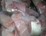A picture of step 1 of Crispy fish with rice powder.