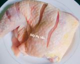 Hình bước làm 1 của món Đùi gà nướng nồi chiên không dầu gồm má và đùi gà (da gà,thịt gà và xương gà)