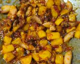 Foto langkah ke 4 dari resep Sambal Cumi Asin Kentang.