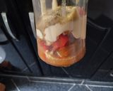 Foto del paso 3 de la receta: Calabacines🥒🍲🥫 en salsa de pimiento rojo y tomate asado🍅🌶️🧅