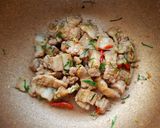 รูปขั้นตอนการทำที่ 2 ของ หมูสามชั้นผัดกะปิ คีโต