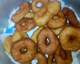 A picture of step 5 of Donuts.