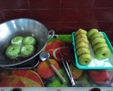 Foto langkah ke 6 dari resep Donat Pandan.