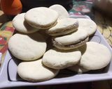 Foto del paso 3 de la receta: Galletitas de maicena con y sin dulce de leche y coco