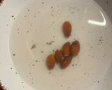 A picture of step 1 of Dates energy balls.