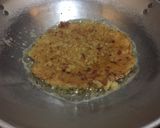 Foto langkah ke 3 dari resep Omelet Mie Telur Kornet.