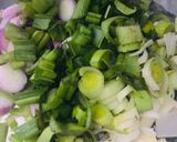 Foto del paso 1 de la receta: MINI TORTILLAS DE VERDURAS Y QUESOS (al horno) 🧀🧅🫑🥔🧀🥕🧅
