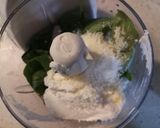 A picture of step 1 of Fettuccine with mushrooms, Basil and goat's cheese.