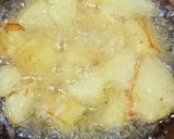 A picture of step 2 of Hariyali Aloo.