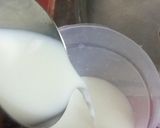 A picture of step 1 of Rose milk shake.