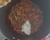 Foto del paso 2 de la receta: Tirabuzones caprese "one pot pasta" 🍝 🇮🇹 🍝 🇮🇹 🍝 🇮🇹 🍝