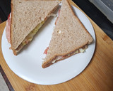Foto del paso 2 de la receta: Sándwich de fiambre con lechuga, tomate y mayonesa