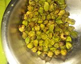 A picture of step 1 of Roasted green chana salad.