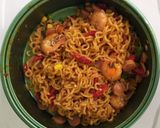 Foto langkah ke 7 dari resep Ramen Goreng Udang Pedas.