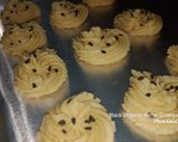 Foto langkah ke 2 dari resep Black Sesame Butter Cookies by Shinta.