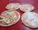 A picture of step 1 of Mango chicken pizza.