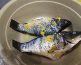 Foto langkah ke 1 dari resep Ikan mas bumbu kuning.