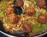 व्हेज मंचुरीयन (Veg Manchurian Recipe In Marathi) रेसिपी स्टेप 4 फोटो 