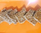 તલની ચીક્કી (Til Chikki Recipe In Gujarati) રેસીપી સ્ટેપ3ફોટો
