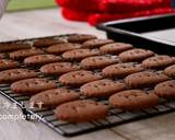 Chocolate Sandwich Cookies / Crispy Cocoa Cookies filled with a Smooth Chocolate Cheese Cream recipe step 11 photo