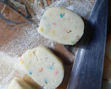 Foto del paso 4 de la receta: Galletitas de limón con harina de arroz, sin manteca💫