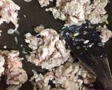 Foto langkah ke 2 dari resep Tumis Daging Ayam Untuk Isian Roti.