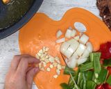 Foto del paso 2 de la receta: Arroz caldoso de pollo con verduras