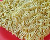 Foto langkah ke 5 dari resep Mie goreng nyemek simple.