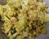 A picture of step 2 of Aloo Gobhi Samosa.