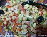 Foto del paso 7 de la receta: Ensalada de garbanzos con vinagreta de lima