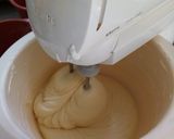 Foto del passaggio 3 della ricetta Torta soffice allo yogurt e gocce di cioccolato