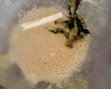 Foto langkah ke 2 dari resep "Daun Singkong dan Jantung Pisang Masak Santan".