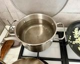 A picture of step 5 of Суп с крупами, бобовыми и шампиньонами.
