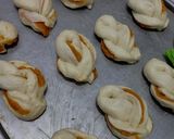 Foto langkah ke 6 dari resep Roti Pasta Ubi Oren Metode Autolisis.