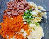 Foto langkah ke 2 dari resep Sandwich Goreng Isi Kentang Sosis.