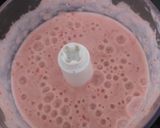 Une image de l'étape 2 de Milk-shake banane-fraise.