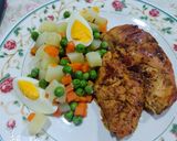 Foto del paso 6 de la receta: Pechuga con ensalada. Excelente para vianda saludable
