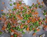 A picture of step 2 of Rava Upma.