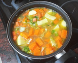 Foto del paso 3 de la receta: Crema de calabaza, zanahorias y castañas