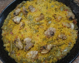 Foto del paso 5 de la receta: Arroz con costillas, pollo y verduras