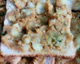 A picture of step 2 of Aloo toast.
